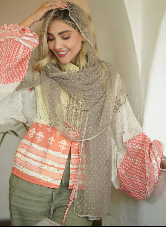 شال تور گاندوزی شده خالخالی موجودی یک عدد