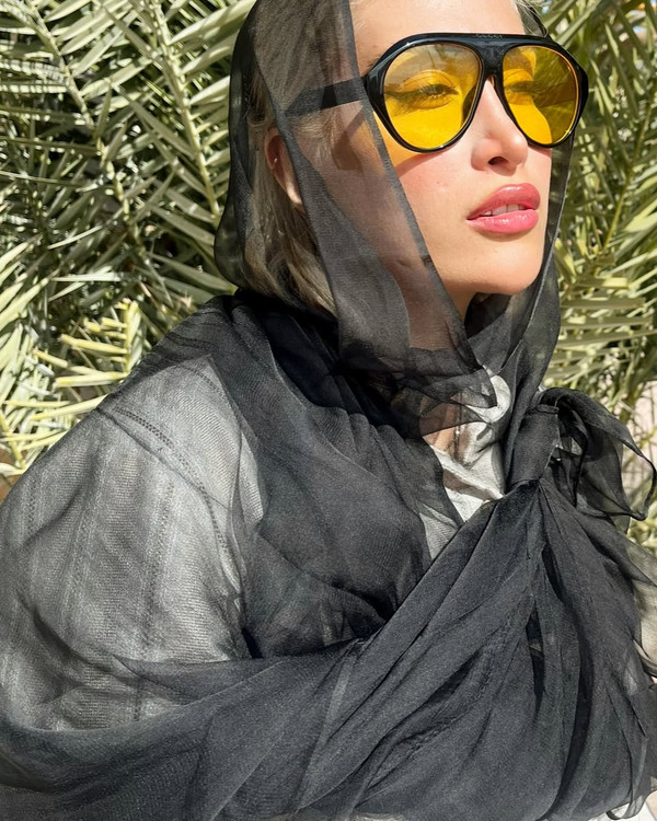 شال حریر شیشه ای مشکی